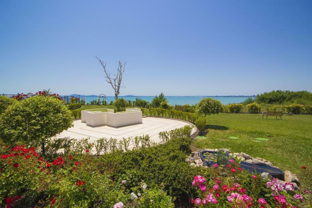 Studio In Diamond Beach Burgas Bagian luar foto