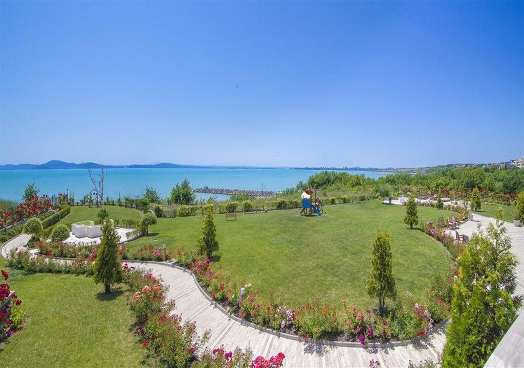 Studio In Diamond Beach Burgas Bagian luar foto