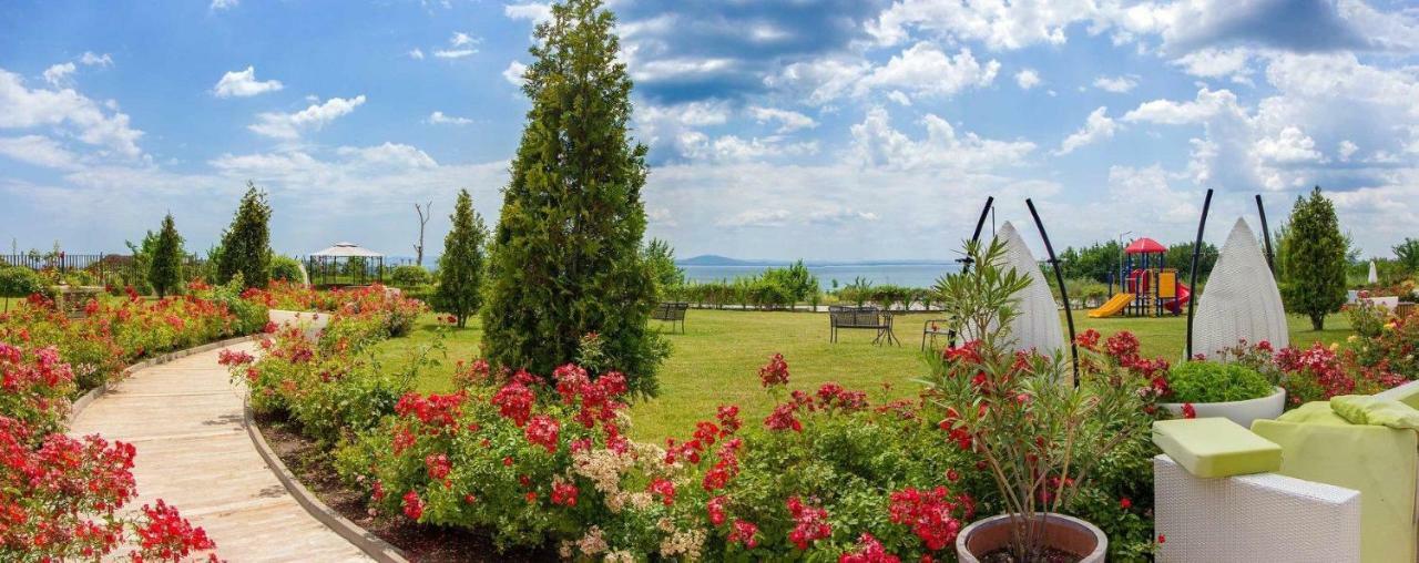 Studio In Diamond Beach Burgas Bagian luar foto